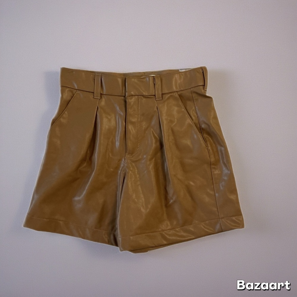NWT Abercrombie & Fitch‎ high-rise vegan leather shorts in a tan